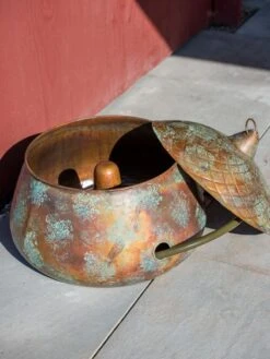 Acorn Hose Pot -Garden Tool Store 3 4 crop 8613361 0051