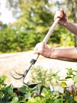 Gardener's Lifetime Raised Bed Cultivator -Garden Tool Store 8587960 3527 tif