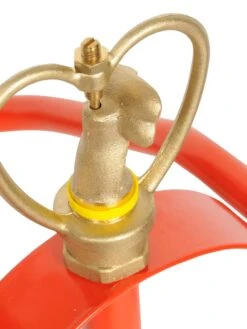 Wheeled Sprinkler Sled -Garden Tool Store 8610520 10V tif