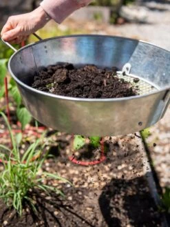 Gardener's Compost Soil Sifter -Garden Tool Store 8611018 160 tif